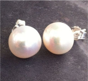 Freshwater Pearl Stud White - by Mhairi Sim - Girl Paua